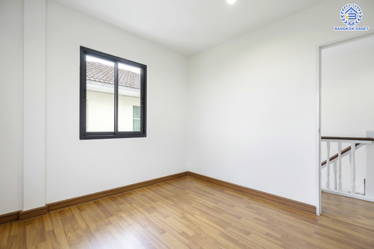 บ้านมือสองตกแต่งใหม่ แบรนด์ LH ม.ชัยพฤกษ์ บางใหญ่-เซ็นทรัลเวสต์เกต ตอบโจทย์ทุกการอยู่อาศัย เนื้อที่ 56.8 ตร.ว. ฟังก์ชัน 3 ห้องนอน 2 ห้องน้ำ 2 ที่จอดรถ บนทำเลดีที่สุด! ใกล้เซ็นทรัลเวสต์เกต ทางด่วน "กาญจนาภิเษก" และเพียง 10 นาที ถึงรถไฟฟ้า "สถานีคลองบางไผ่"